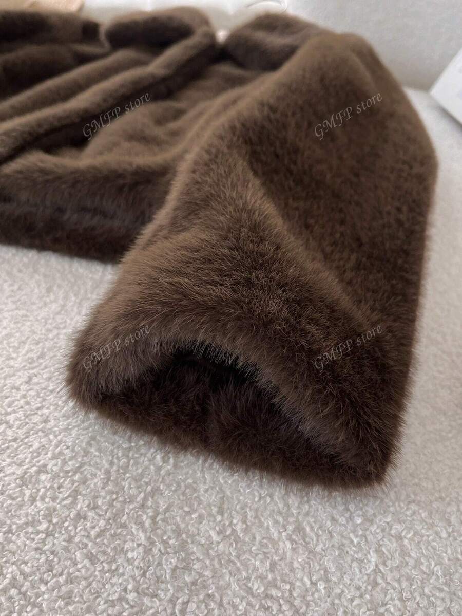 Peluche Chic | Een Elegante Jas