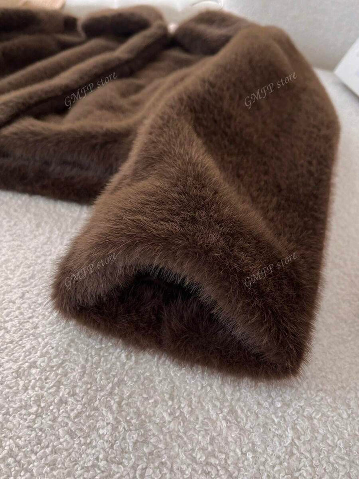 Peluche Chic | Een Elegante Jas