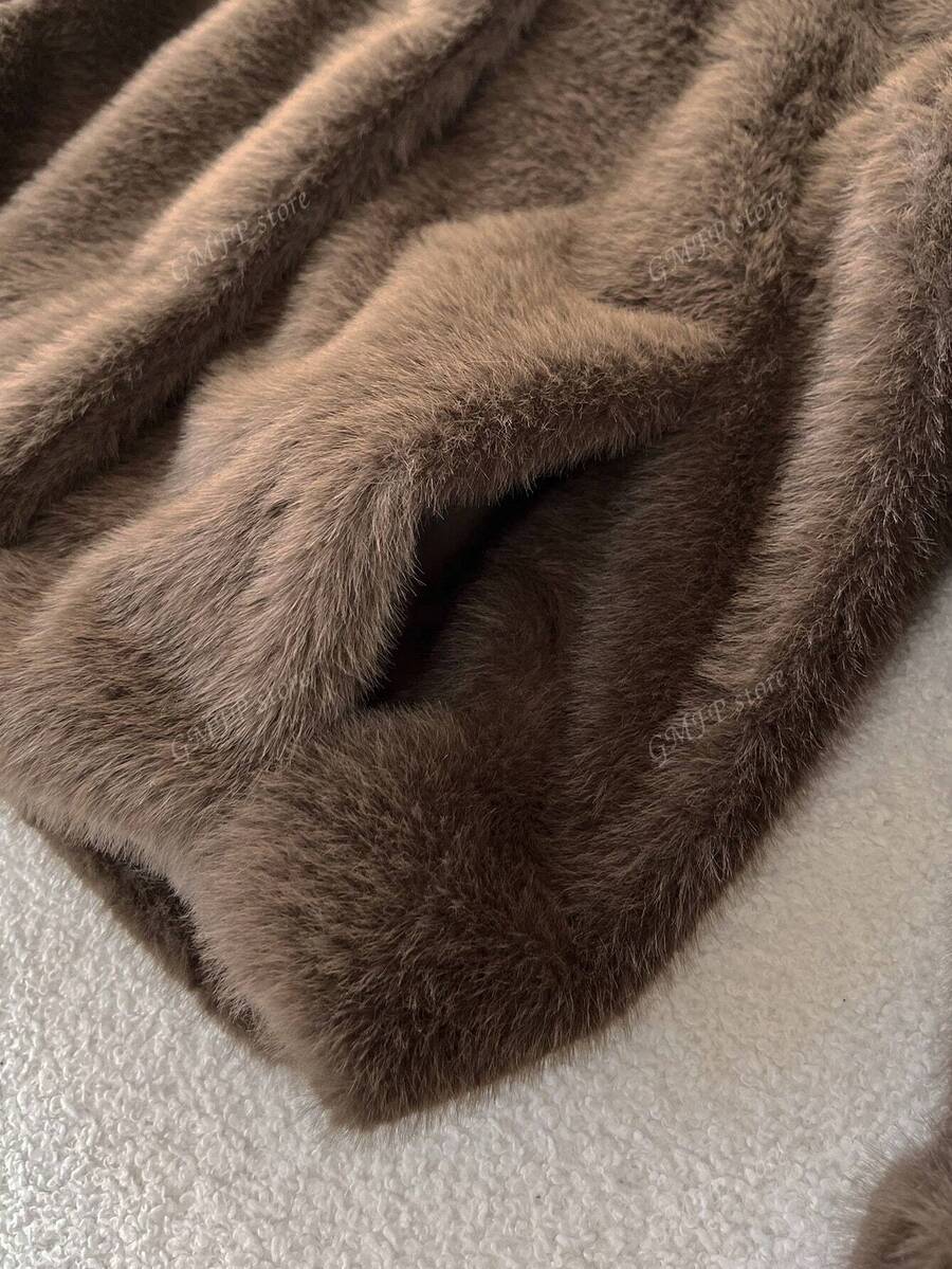 Peluche Chic | Een Elegante Jas