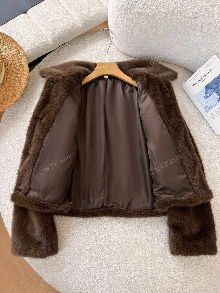 Peluche Chic | Een Elegante Jas