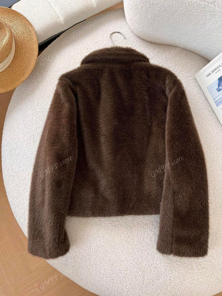 Peluche Chic | Een Elegante Jas