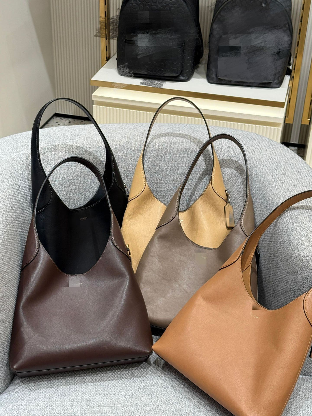 Lunaria | Een Tas waar Vorm en Elegantie  Samensmelten