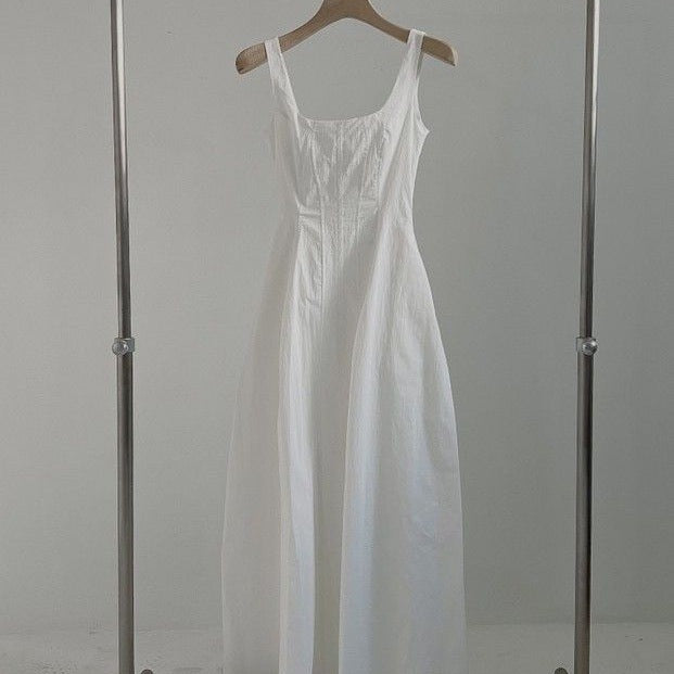 Élodianne | de lange jurk met verfijnde bandjes en tijdloze elegantie